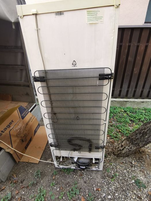 Combina frigorifica zanussi perfect funcțională pret 700 lei se afla in bacau