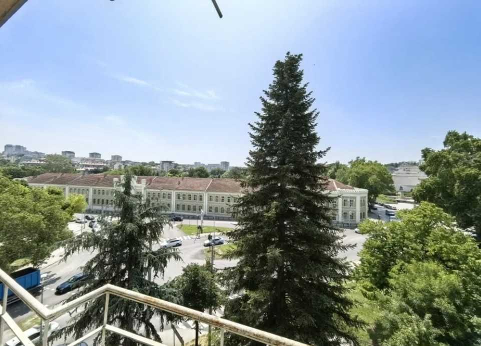 Продава се Двустаен апартамент в Плевен, Идеален център - 70 кв.м за 1300 €/кв.м - Снимка #3