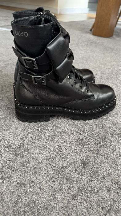 Liu jo  кожени боти  с капси