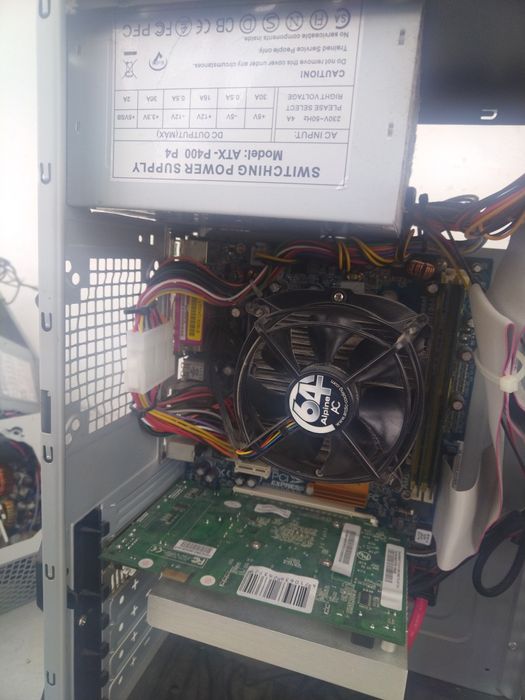 Компютър, дънни платки, Захранване за настолен компютър 
Имам налични