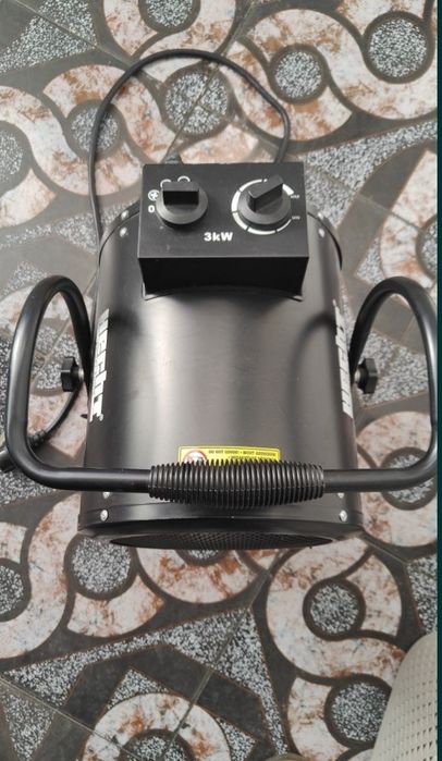 Termosuflanta portabila HECHT 3330, 1500/3000 W siguranta termica
