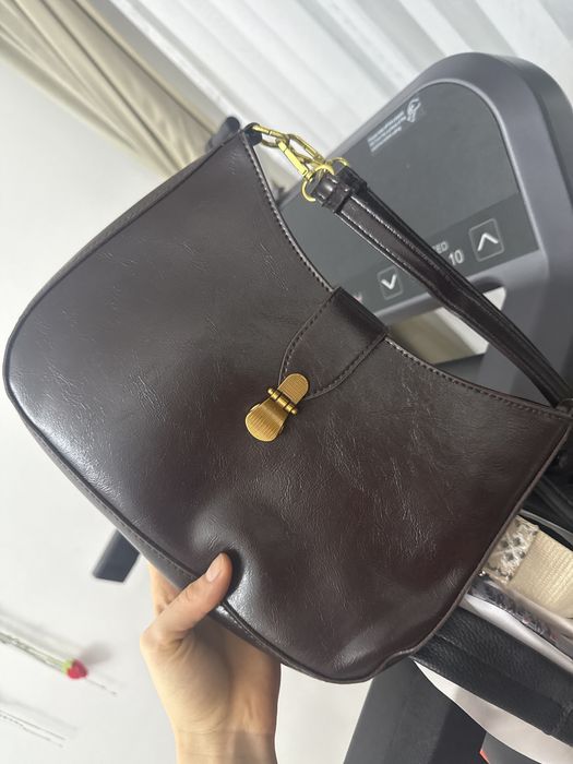 Продаю чёрную сумочку