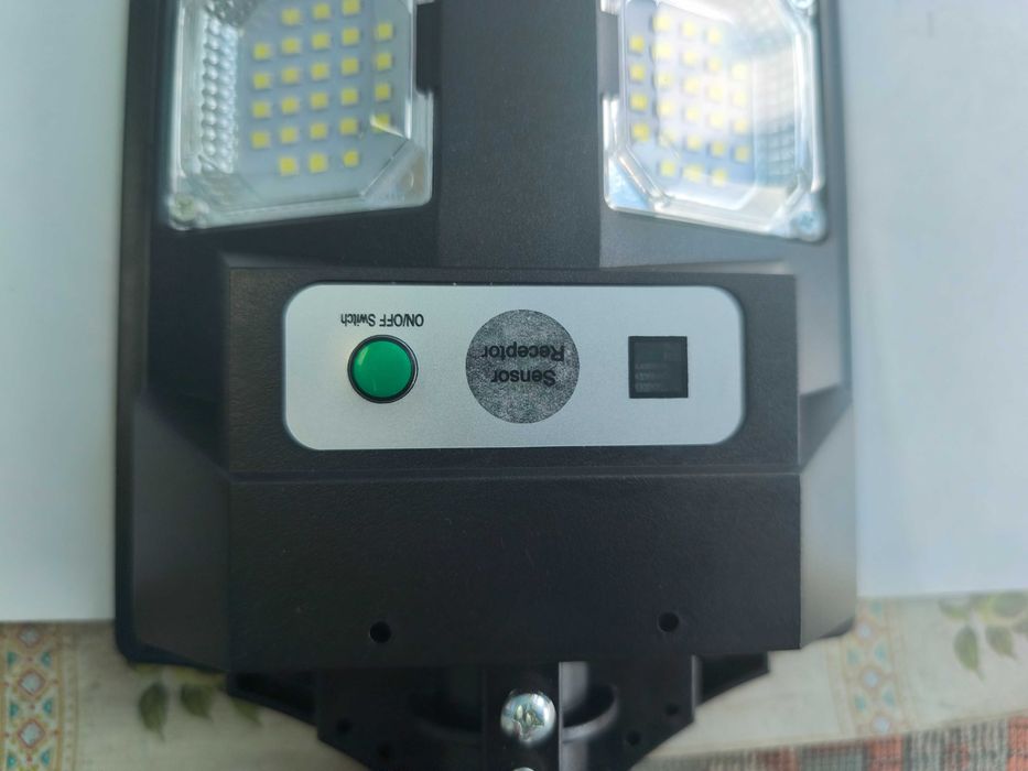Lampa solara cu 8 led cob si telecomanda