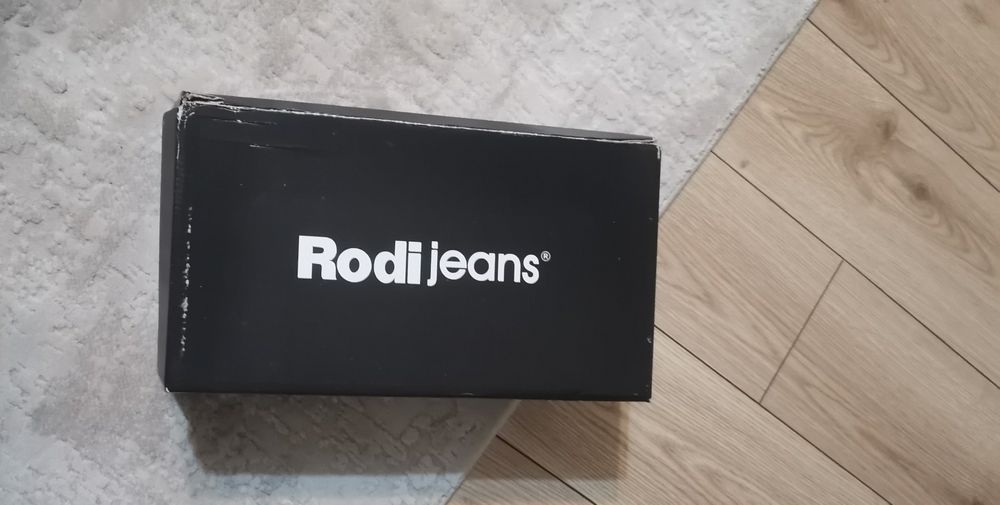 Tenisi Rodi jeans