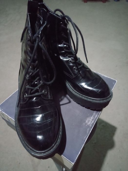 продам осенние ботинки