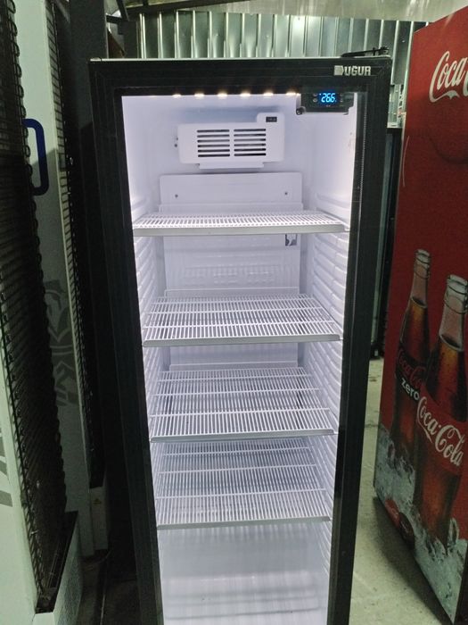 Vitrine frigorifice verticale /frigider /dozatoare /duble