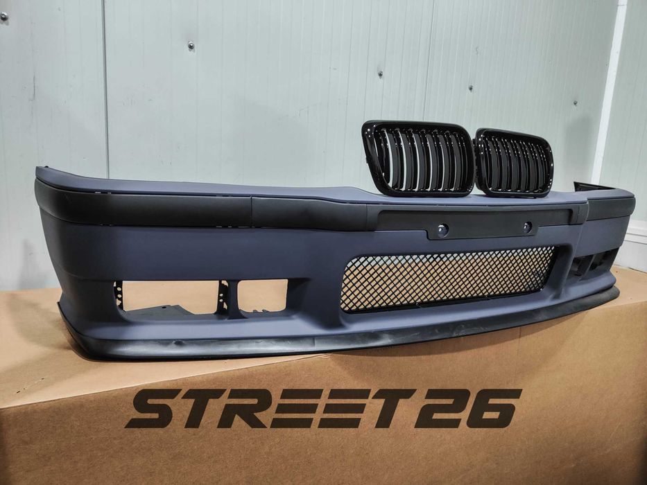 Bara Fata M BMW E36 cu Grile duble negru lucios (1991-1998)
