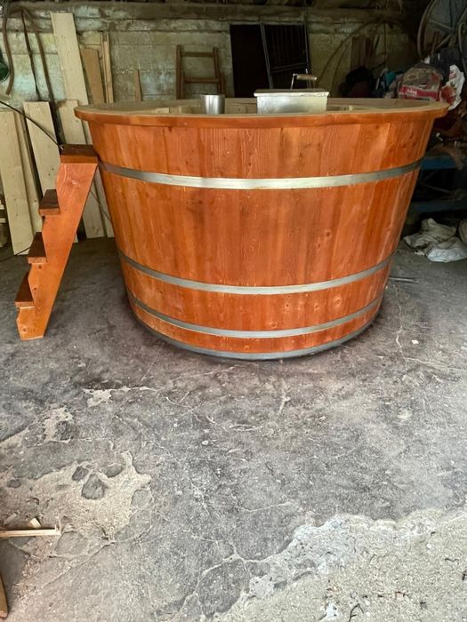 Ciubăr din lemn jacuzii