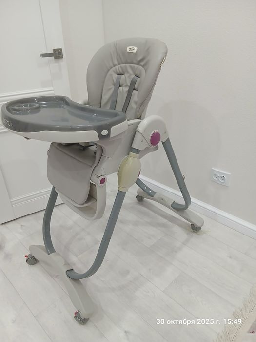 Продам стол для кормления,в отличном состояний.