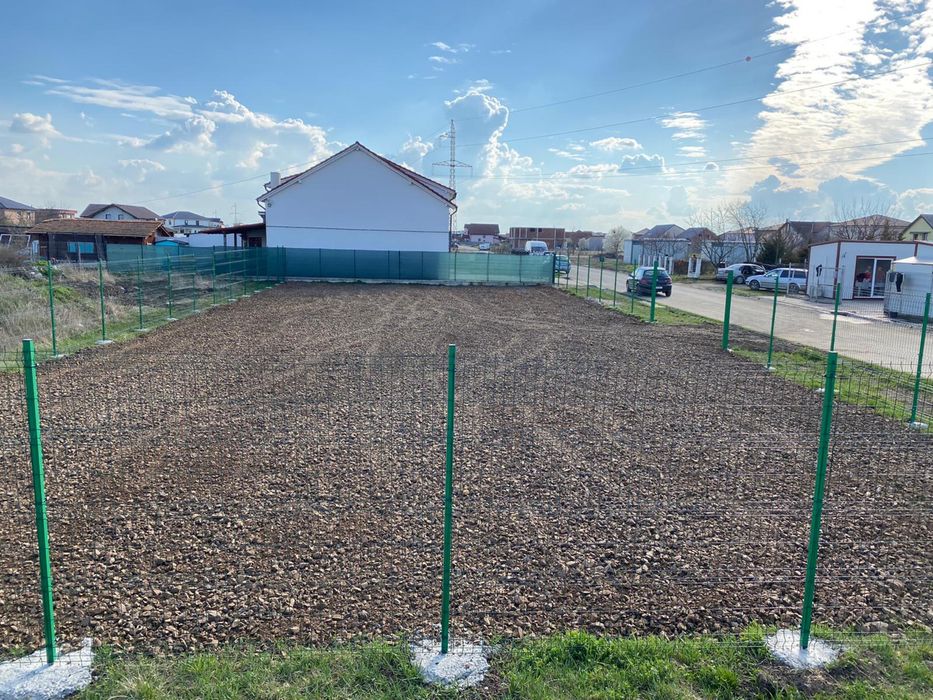 Servici:Sapaturi piscina,fundatii,fosa,santuri,bobcat,miniexcavator,