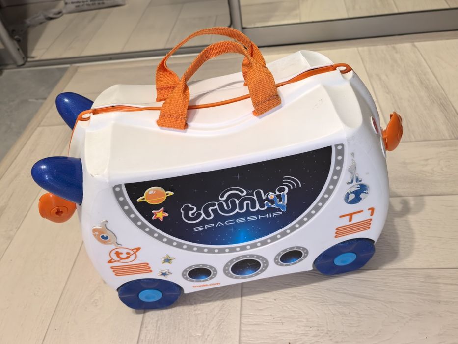 Продам чемодан trunki для детей на колёсах