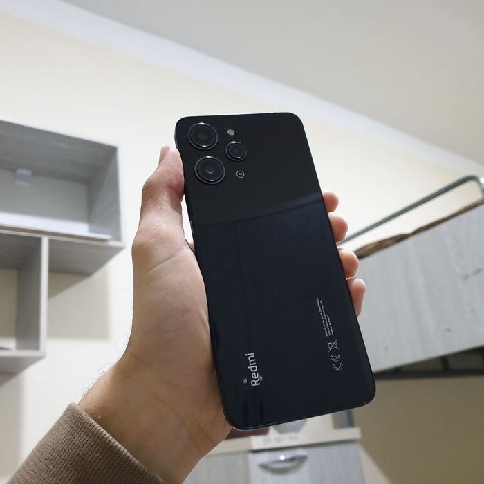 Redmi 12 ideal..