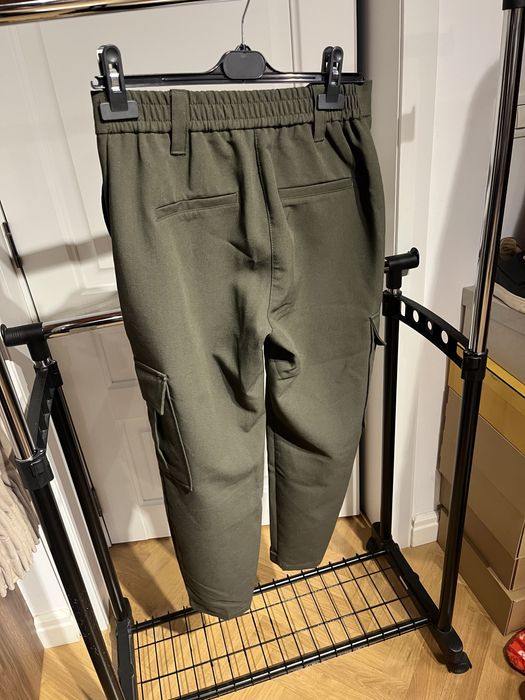 Pantaloni kaki bershka 36 nepurtati