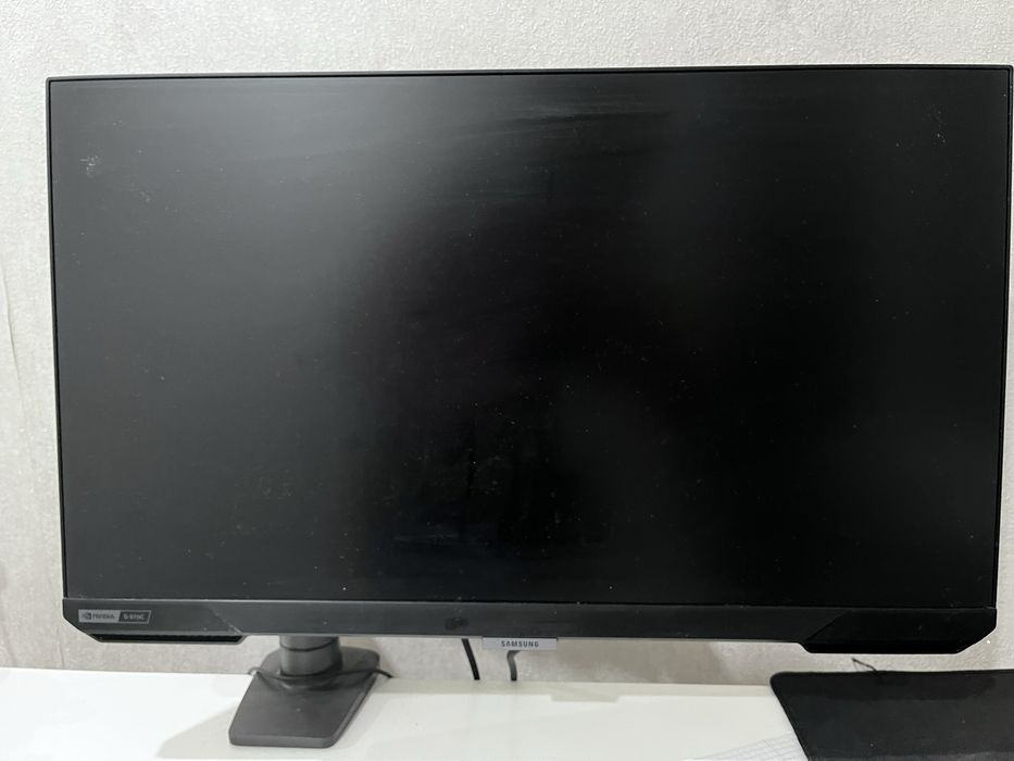 Монитор 25" Samsung  черный