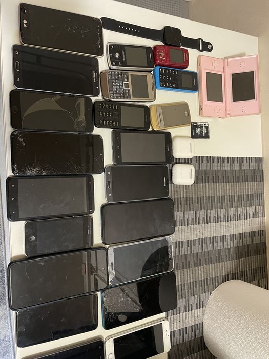Telefoane defecte pt piese de schimb