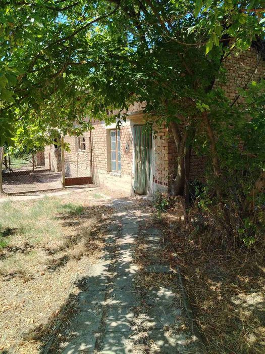 Продава се Къща в с. Брест, Област Плевен - 150 кв.м за 85 €/кв.м - Снимка #2