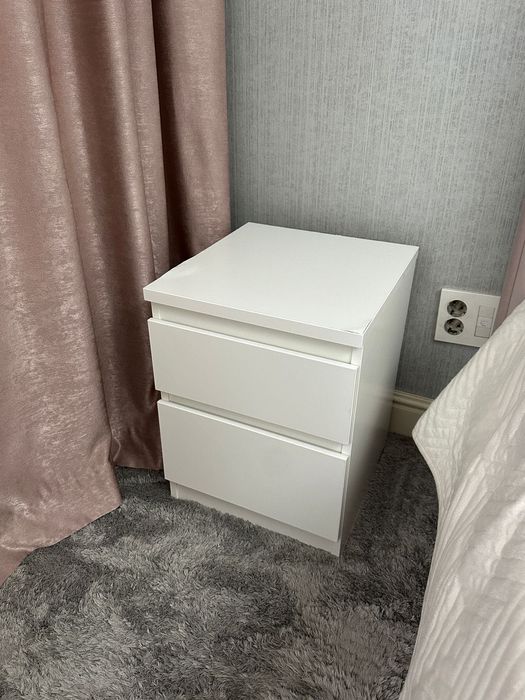 Спальная комнатная мебель