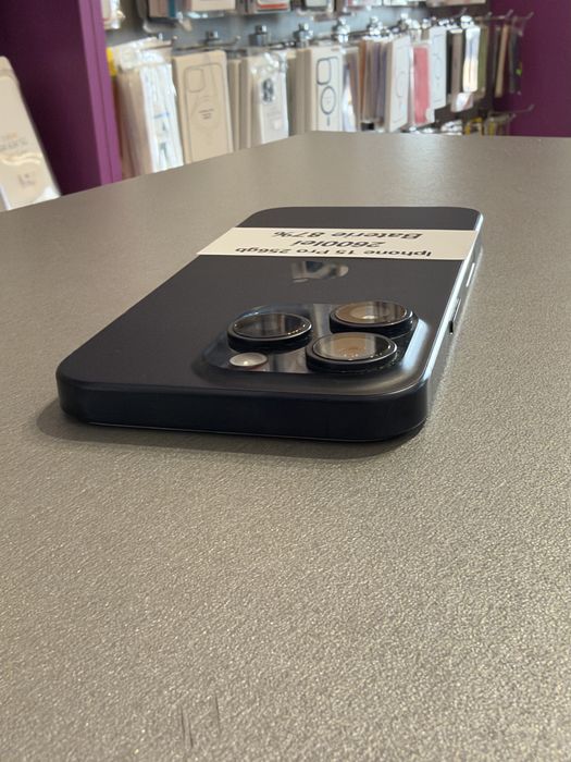 Magazin Vinde : Iphone 15 Pro 256gb
