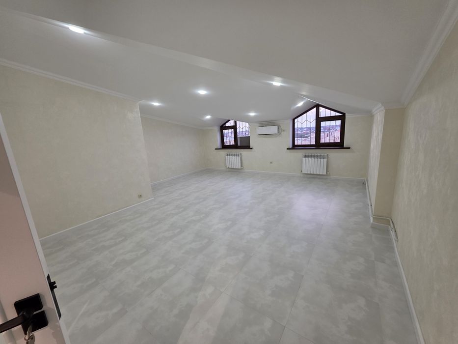 Продается новая квартира 4х комнатная, 136м² с ремонтом.