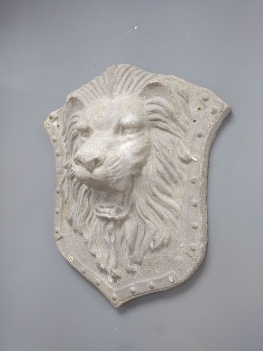 Кашпо из камня "Лицо"