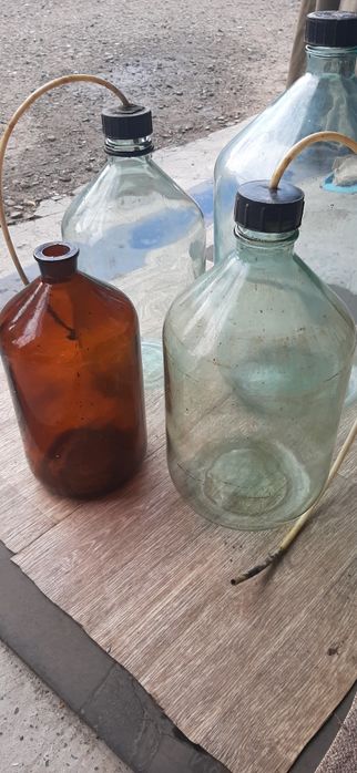 Стеклянные бутылки литровые
