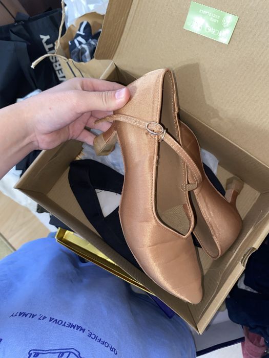 Продам туфли для бальных танцев