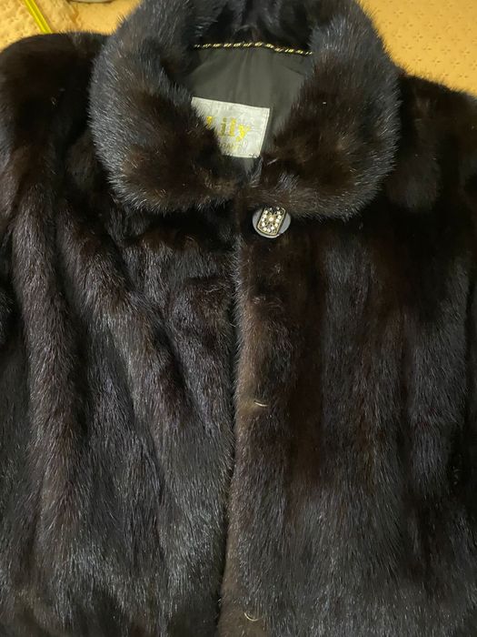 Продам норковую шубу.