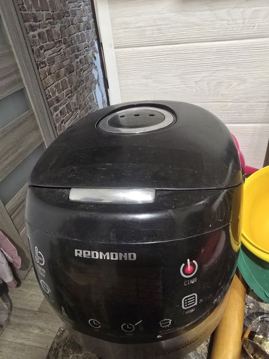 Мультиварка Redmond AMC-M90