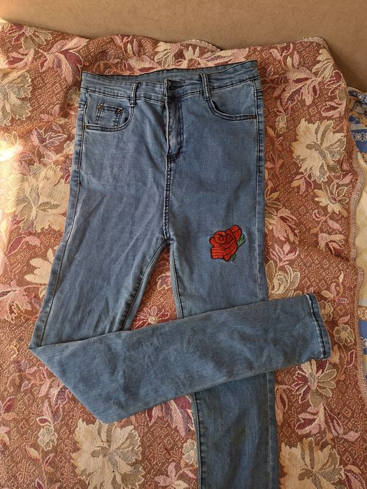 Джинсы резинки .