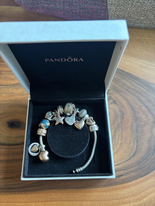 Оригинална гривна с 9бр талисмани Pandora