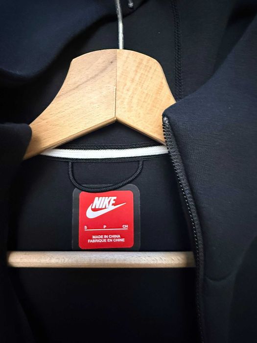 Hanorac Nike Tech