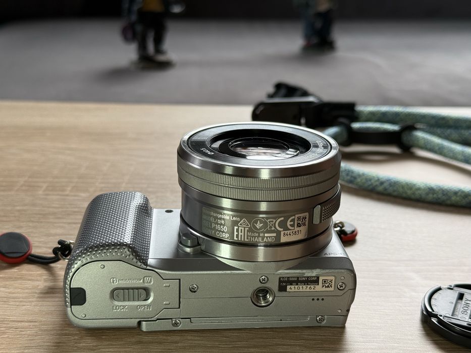 Sony Alpha A5000 + 16-50mm OSS