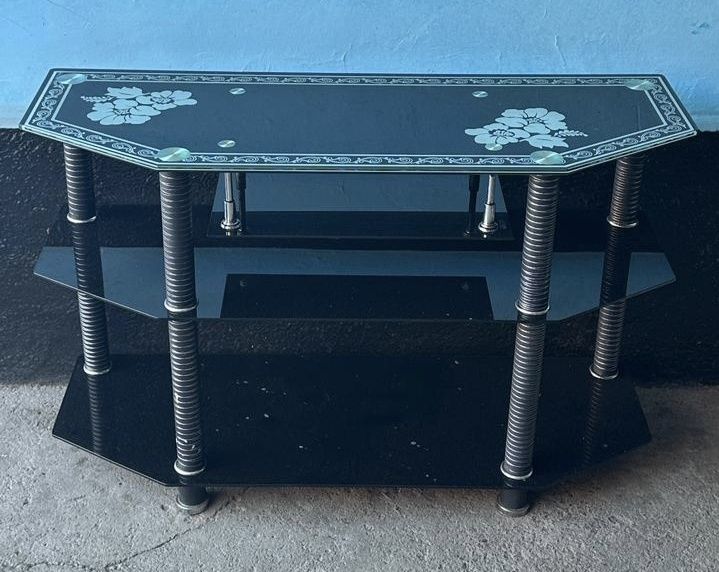 Журналый стол, стойка под телевизор