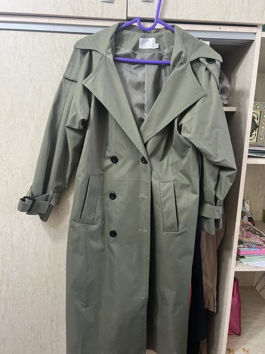 Пальто куртка продается по 10.000