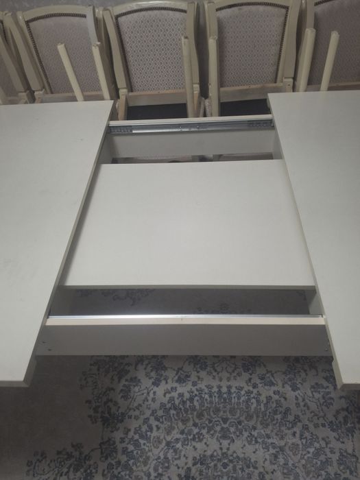 Қонақ бөлмеге арналған стол.