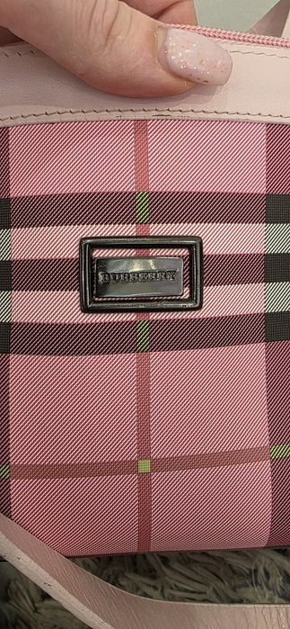 BURBERRI зо лятото е идеално