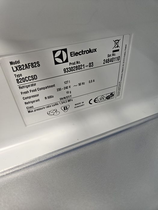 Хладилник за вграждане елекролукс