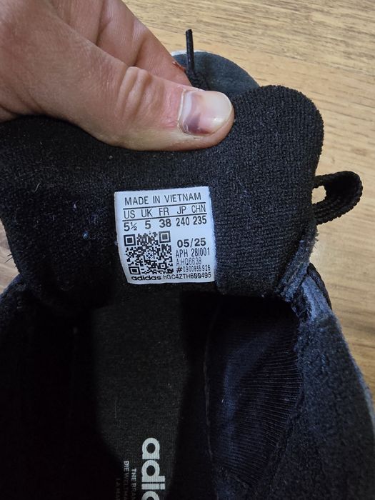 Обувки adidas campus