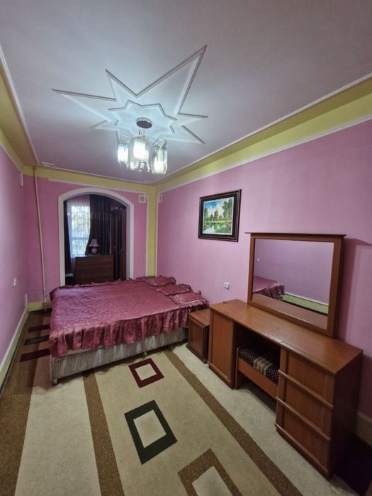 Продаётся 3-х комнатная квартира с обстановкой!