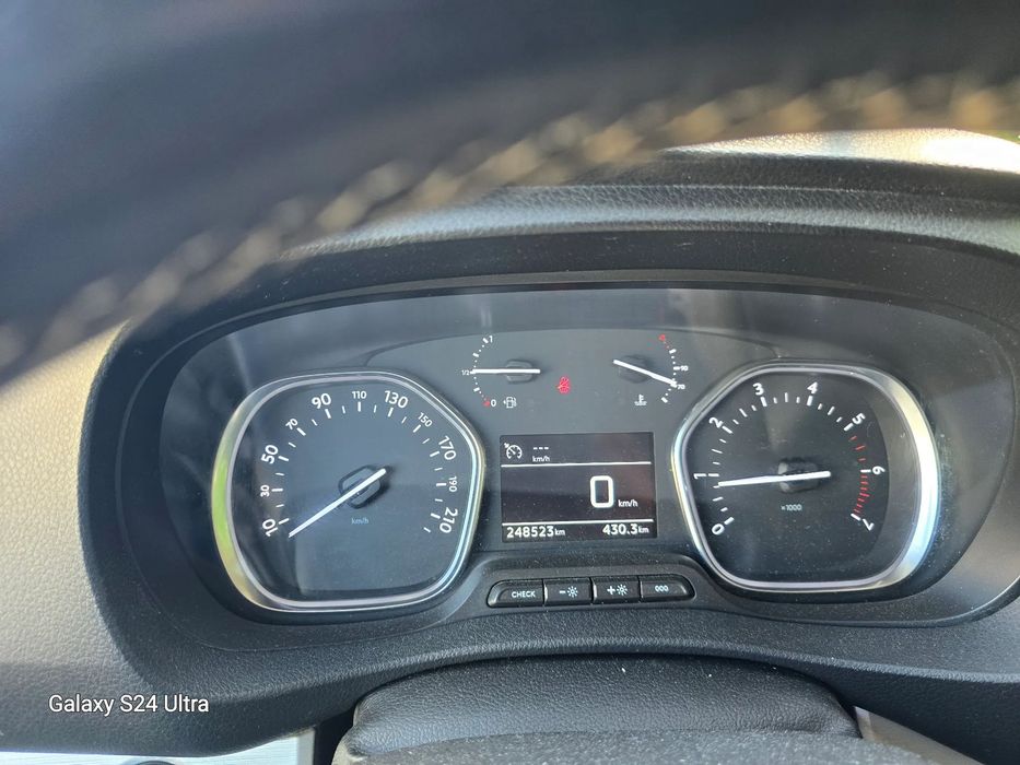 Peugeot Traveller Primul proprietar, stare excelenta, km reali