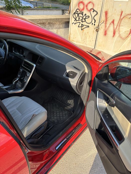 Volvo S 60 T5 AWD Dynamic 250 к.с. 2017 год.