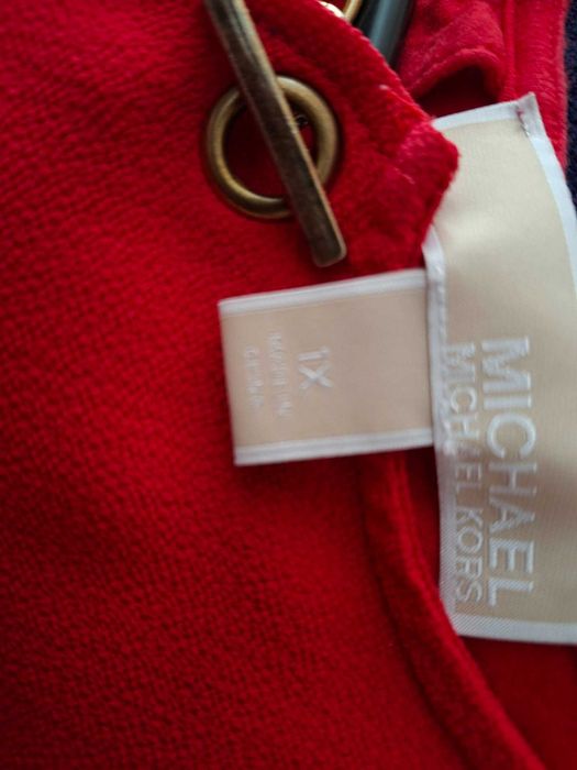 Червена маркова дамска блуза