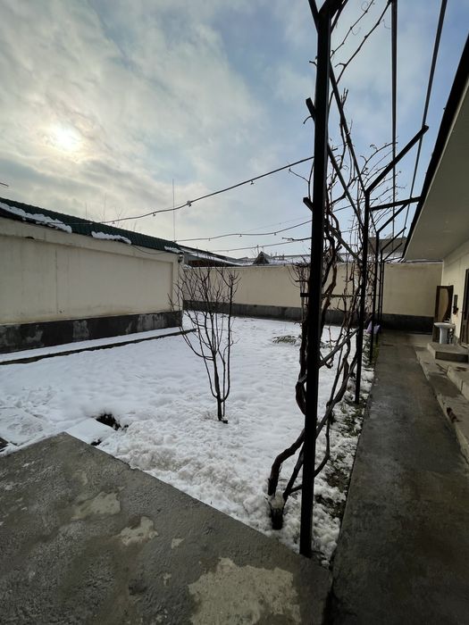 Срочно сотилади 5 соту Охунбобоевда ер нархида