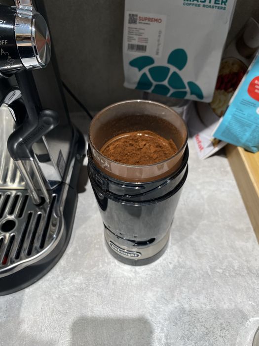 Кофеварка рожковая Delonghi срочно