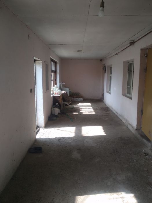 Uy sotiladi 3 xonali