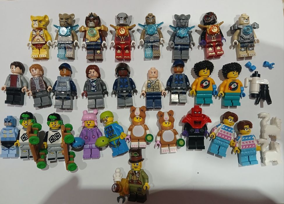 Много лего фигурки