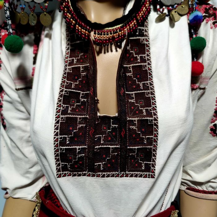 Продавам плевенска автентична носия