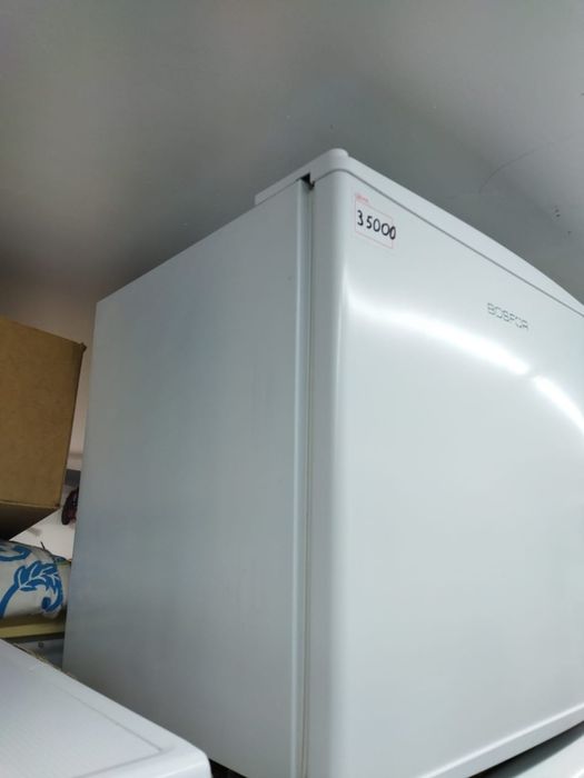 Холодильник барный мини,маленький очень.