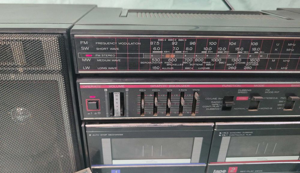 Hitachi TRK-W540E radio cassette player Хитачи радио касетофон работещ