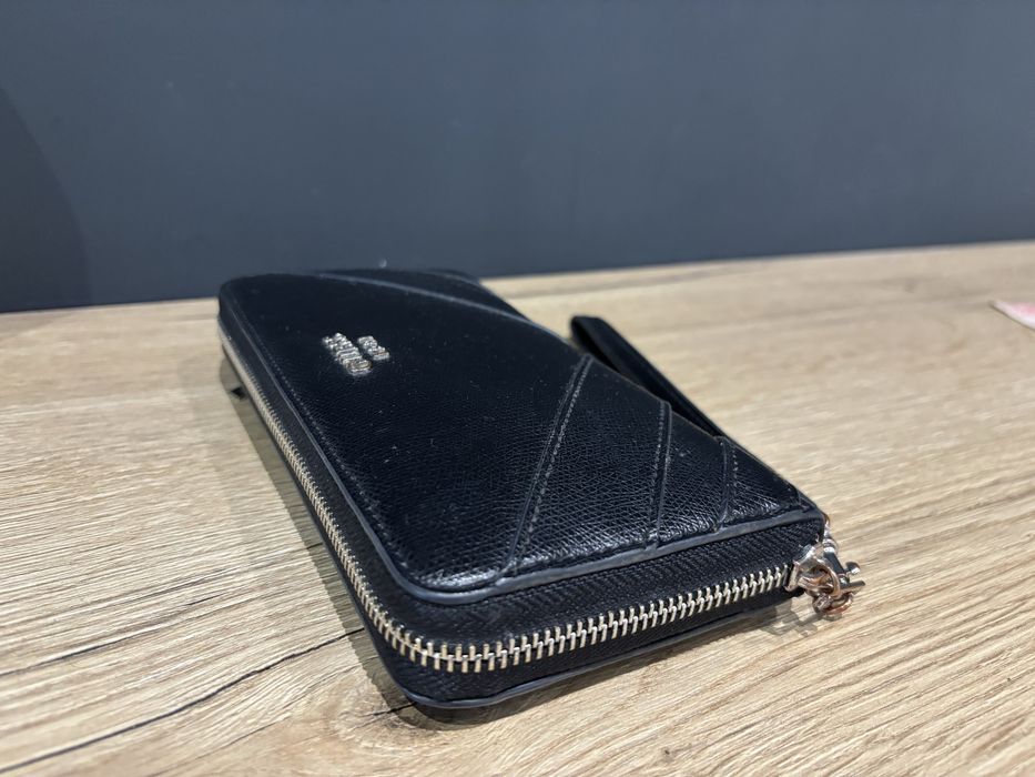 Дамски портфейл Guess